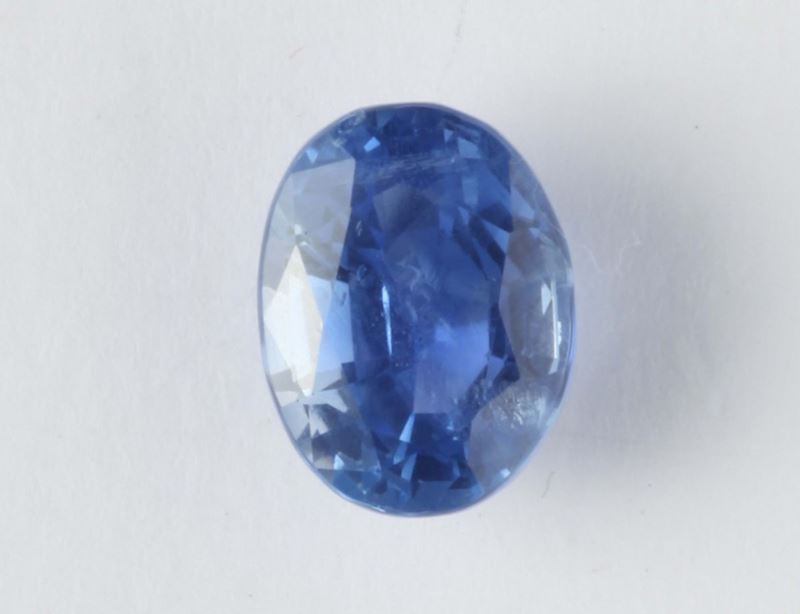Zaffiro di ct 9,64 Sri Lanka. Nessuna indicazione di riscaldamento  - Asta Argenti e Gioielli - Cambi Casa d'Aste