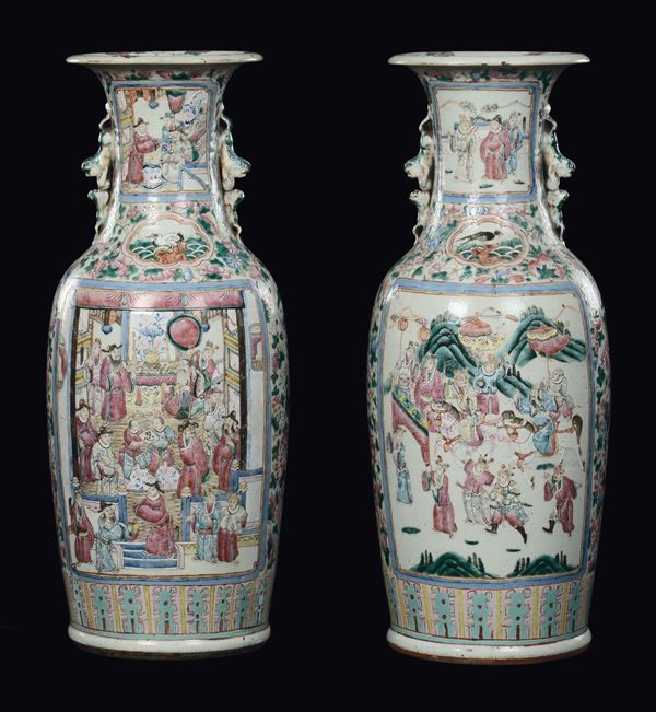 Coppia di vasi in porcellana Famiglia Rosa con scene di battaglia, Cina, Dinastia Qing, XIX secolo