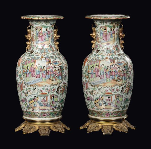 Coppia di vasi Canton nei colori della Famiglia Rosa con montatura in bronzo dorato, Cina, Dinastia Qing, XIX secolo