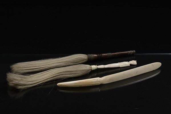 A lot of three objects worked in wood and horsehair, China, Qing Dynasty, 19th century