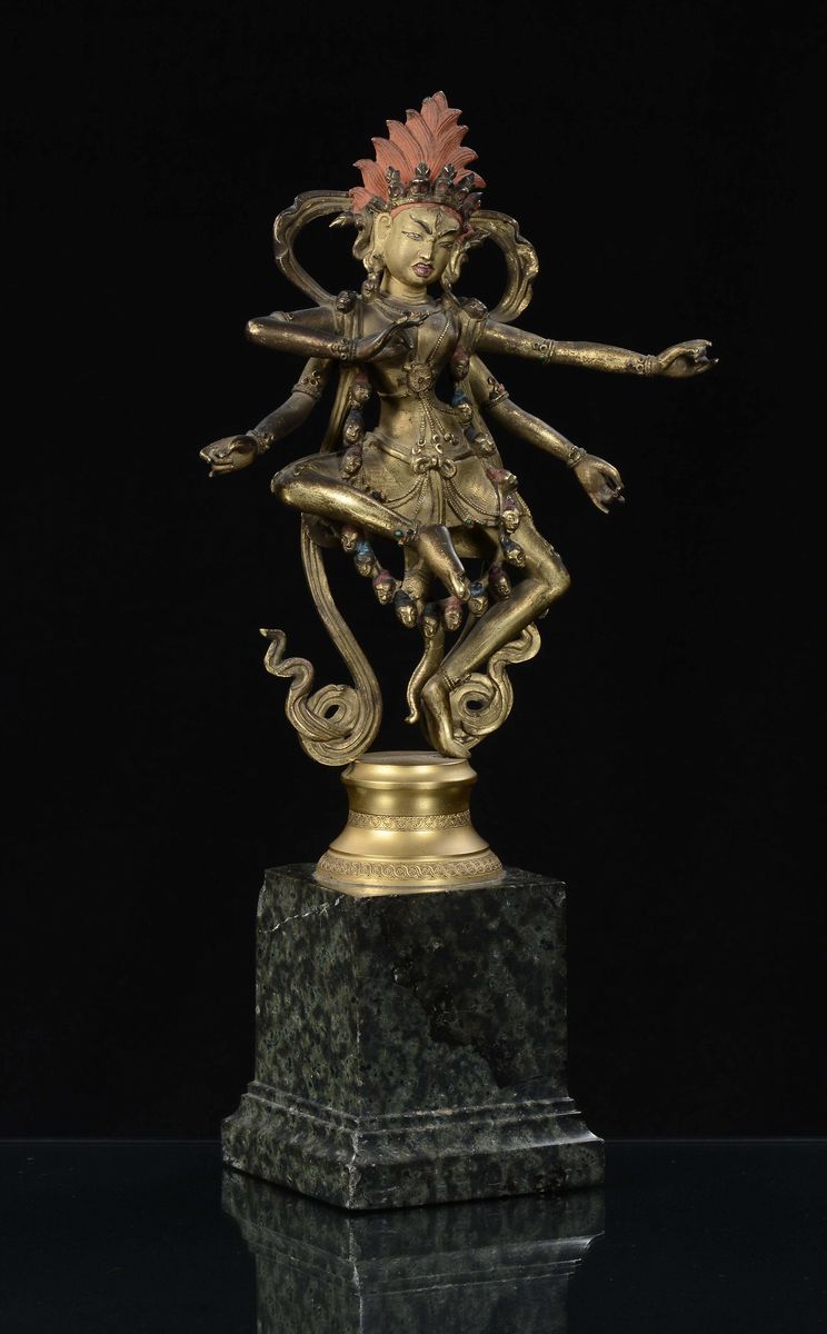 Scultura in Bronzo Dorato Raffigurante Kurukulla con Base Occidentale, Cina, Dinastia Qing, XVIII...