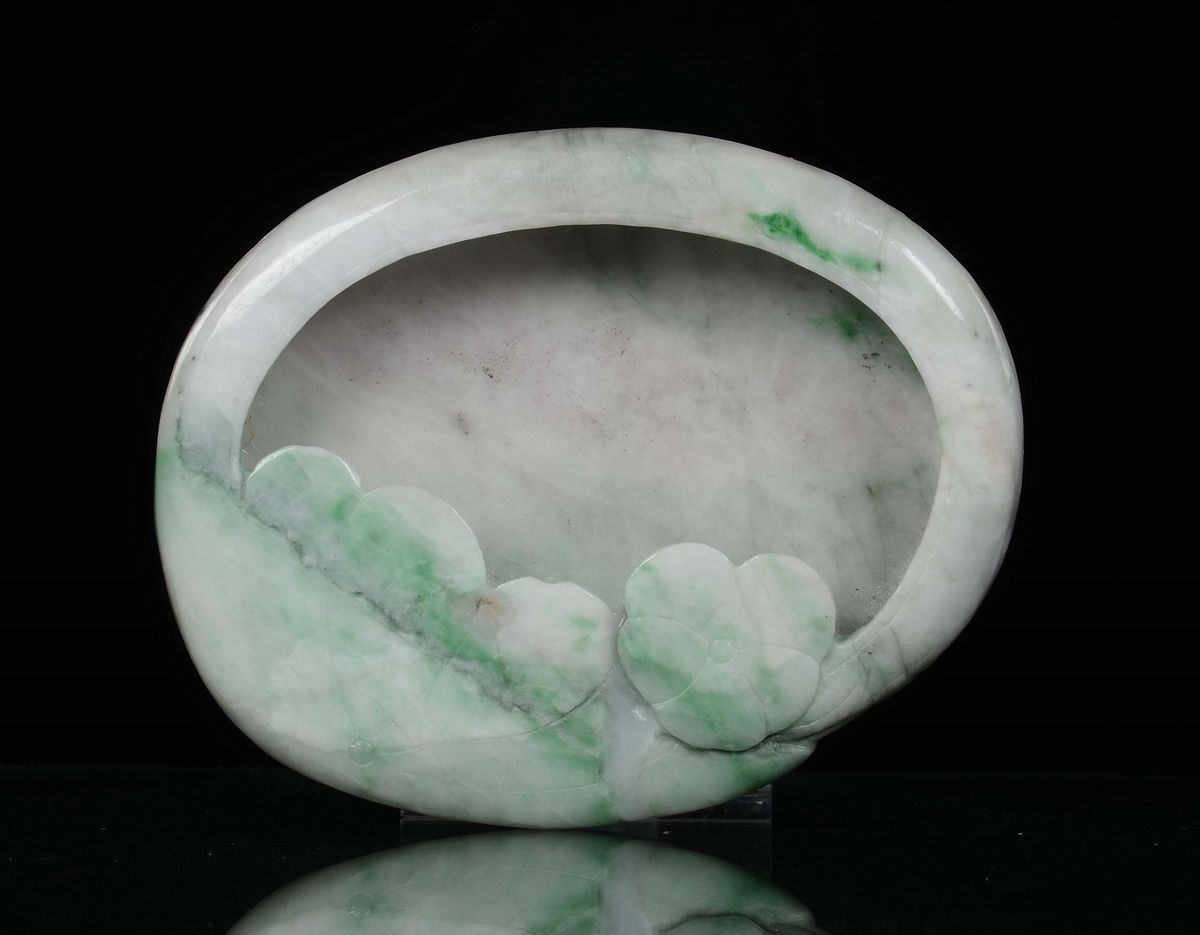 Calamaio in Giadeite a Forma di Fiore di Loto, Cina, Repubblica, XX Secolo
