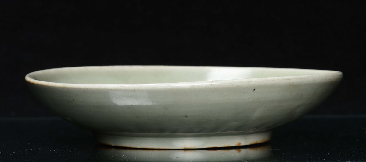 Piatto in Porcellana Longquan Celadon, Cina, Dinastia Song/yuan, XIII-XIV Secolo