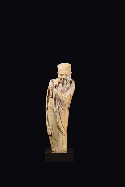 Figura di Dignitario in Avorio, Cina, Dinastia Ming, XVII Secolo