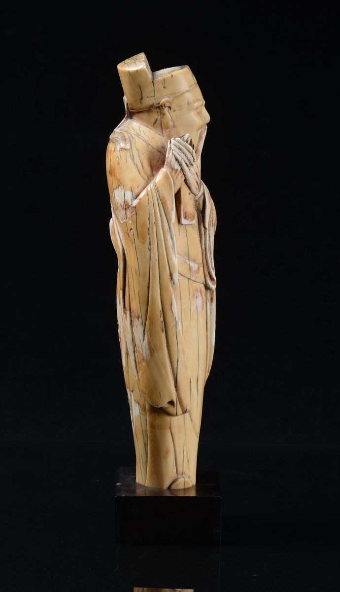 Figura di Dignitario in Avorio, Cina, Dinastia Ming, XVII Secolo