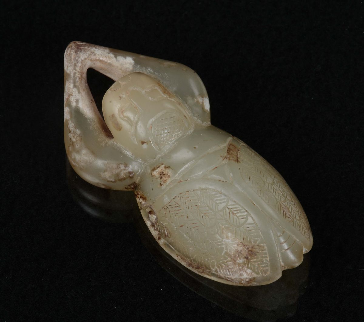 Giada Bianca con Russet Scolpita a Guisa di Cicala, Cina, Dinastia Qing, XIX Secolo
