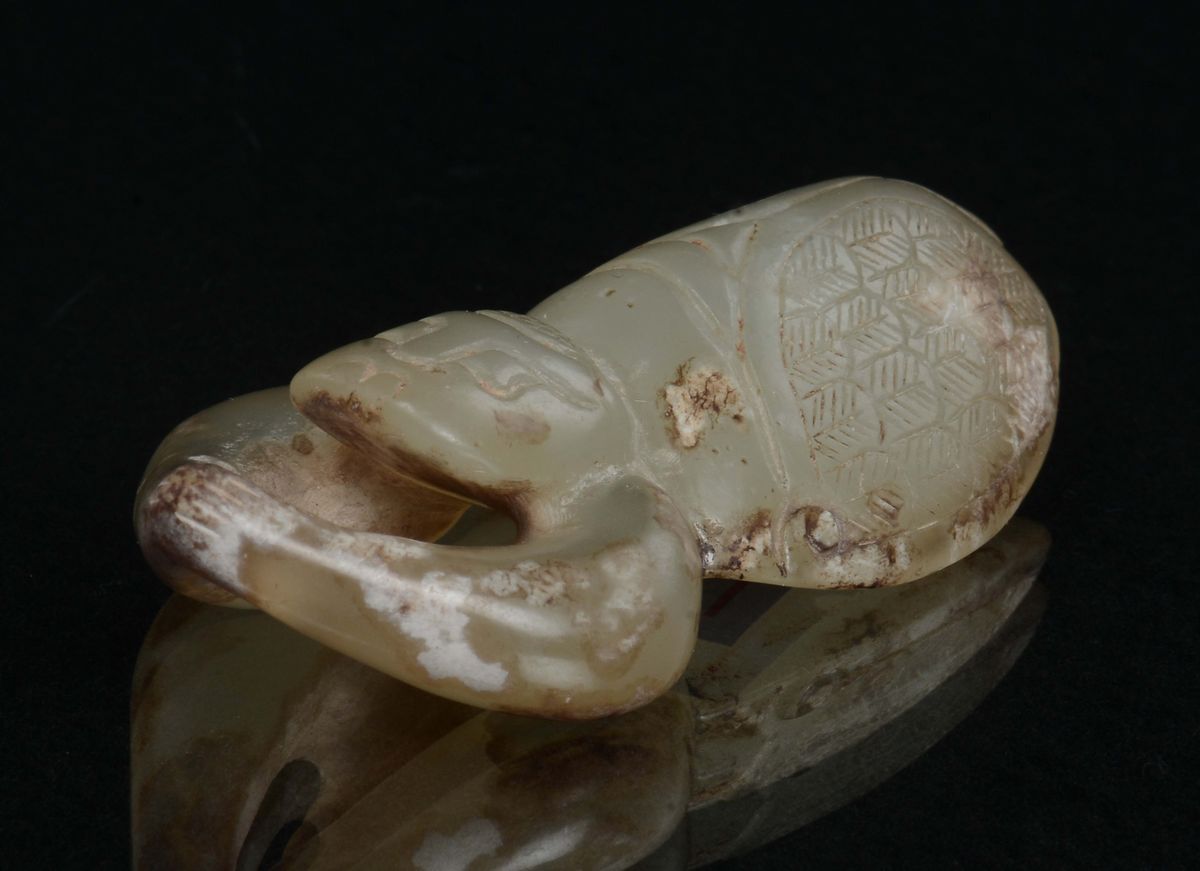 Giada Bianca con Russet Scolpita a Guisa di Cicala, Cina, Dinastia Qing, XIX Secolo