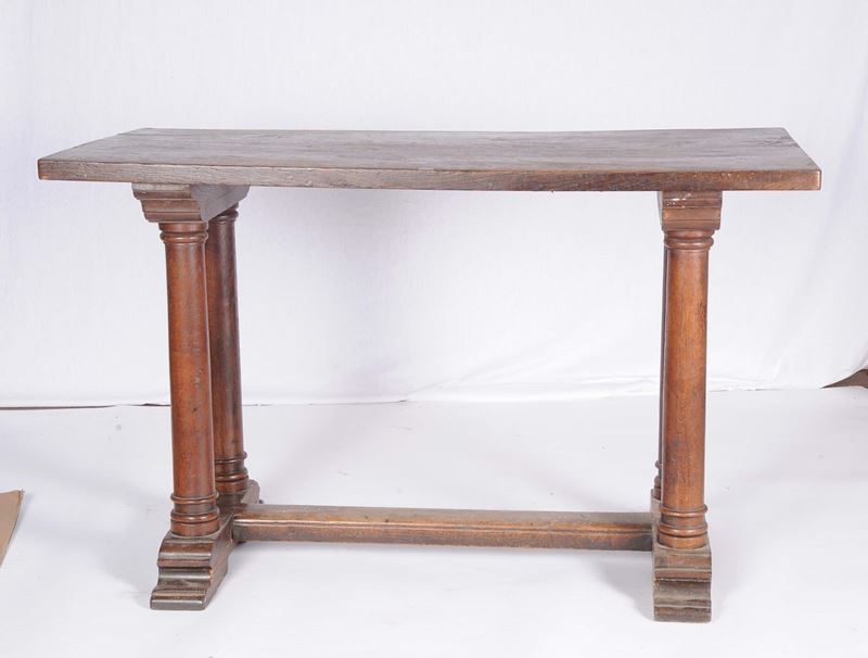 Fratino in stile in legno di rovere a quattro gambe, XX secolo  - Auction Time Auction 3-2014 - Cambi Casa d'Aste