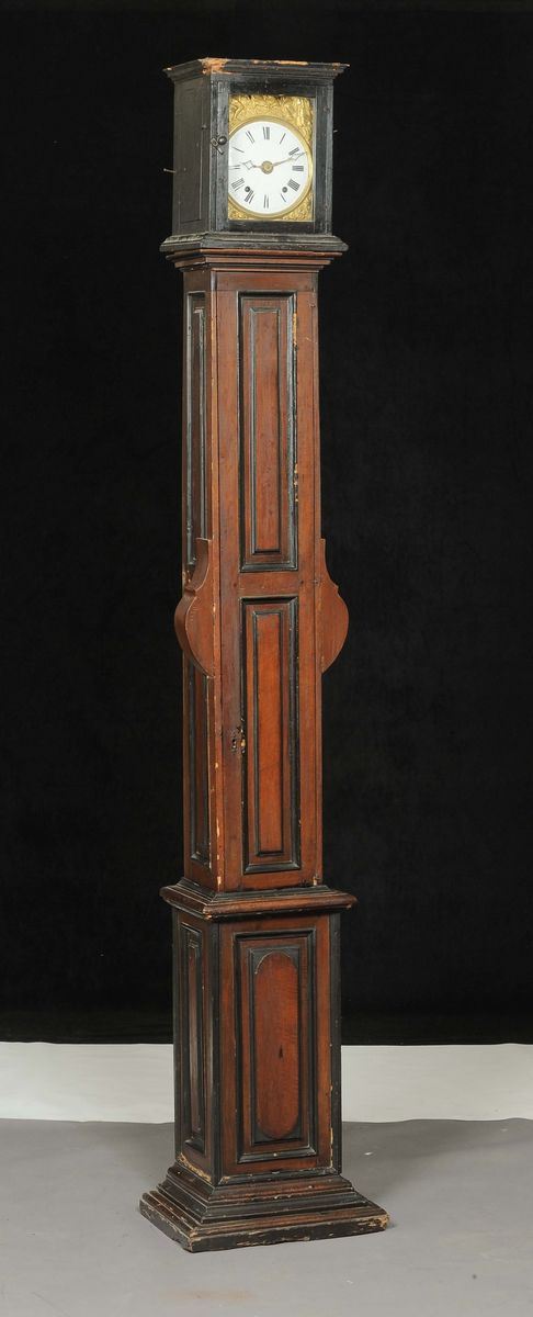 Pendola in noce con fronte e fianchi pannellati, XIX secolo  - Asta Asta a Tempo 3-2014 - Cambi Casa d'Aste