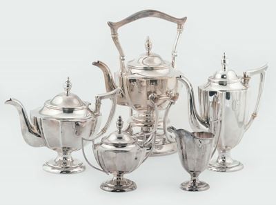 Servizio in Argento Sterling Composto da Samovar, Caffettiera, Lattiera, Teiera e Zuccheriera, In...