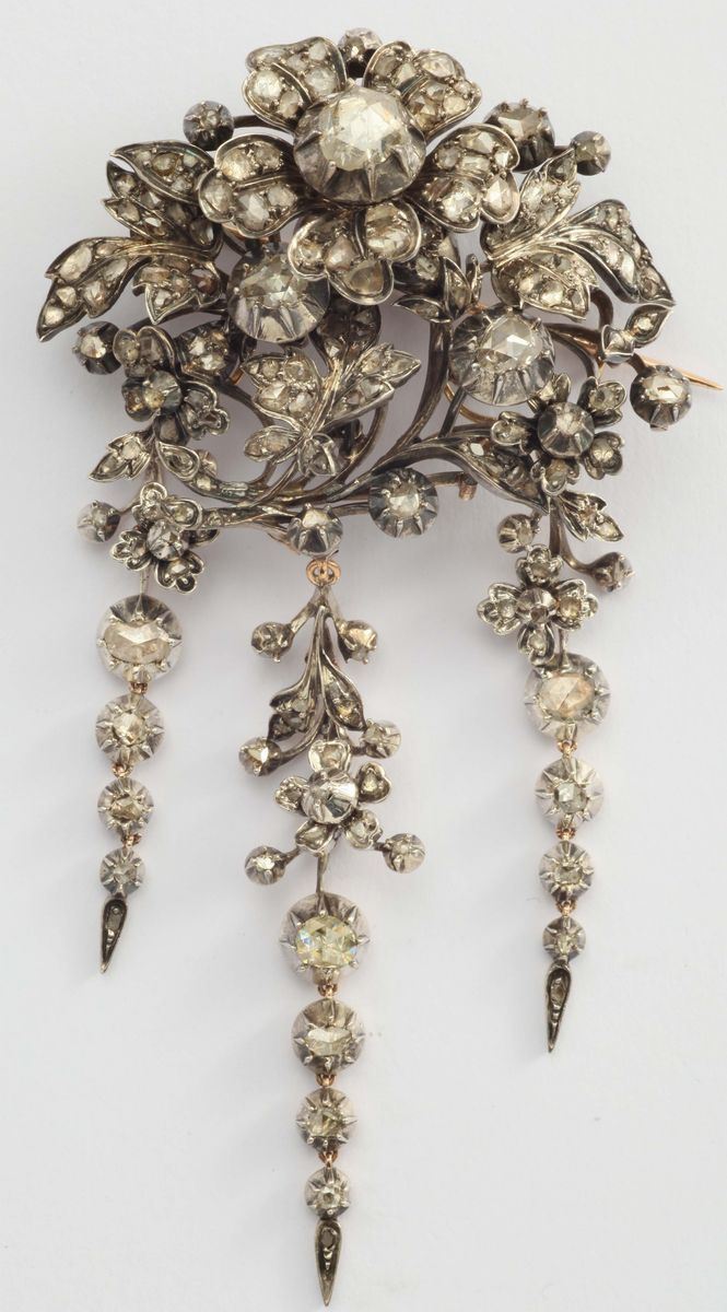 A rose cut diamond silver and gold flower brooch  - Auction Fine Jewels - I - Cambi Casa d'Aste
