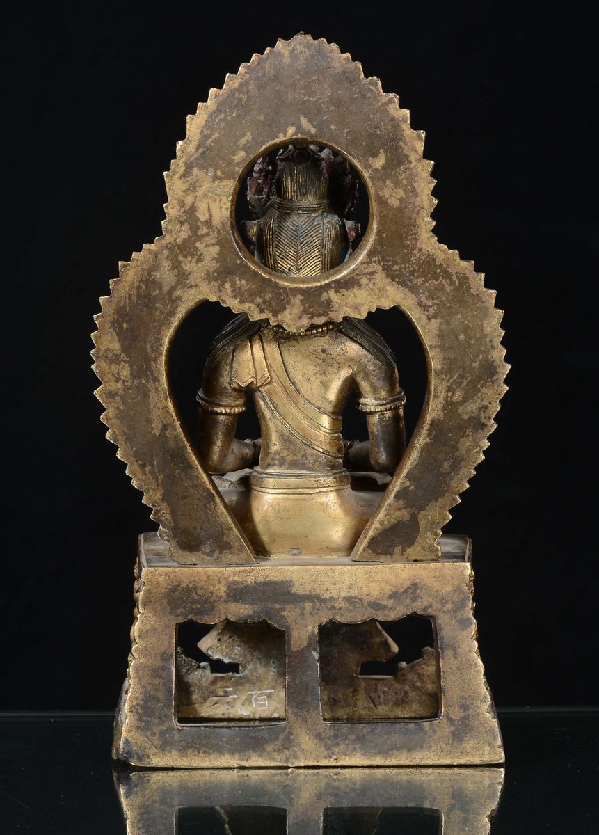 Figura di Amitaya in Bronzo Dorato, Cina, Dinastia Qing, Epoca Qianlong (1736-1796)