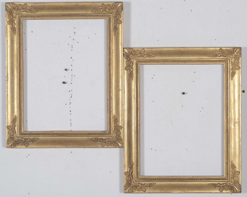 Coppia di cornici in legno dorato e intagliato, XIX secolo  - Asta Cornici Antiche - Cambi Casa d'Aste