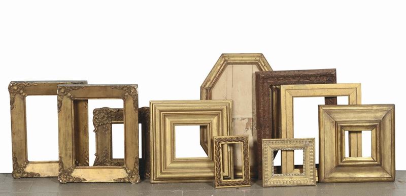 Lotto di diciasette cornici in legno di varie misure e periodi  - Auction Antique Frames - Cambi Casa d'Aste