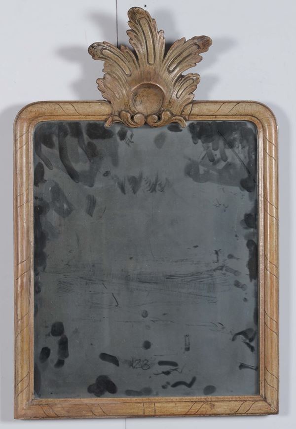 Specchiera in legno laccato, XIX secolo