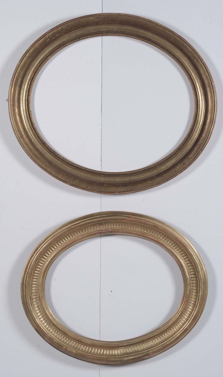Lotto di due cornici ovali in legno dorato, XIX secolo  - Asta Cornici Antiche - Cambi Casa d'Aste