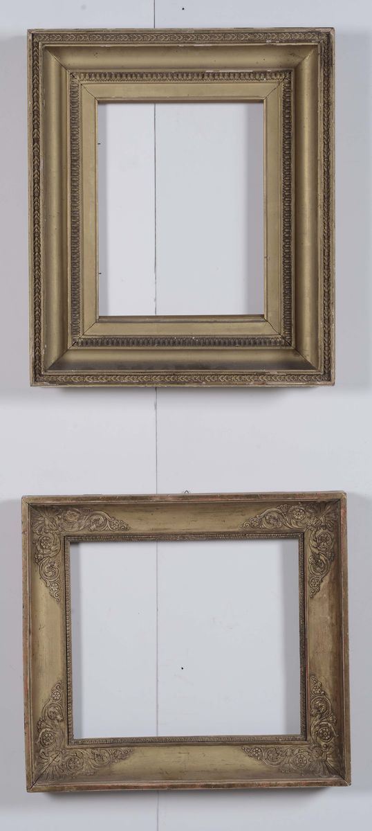 Lotto di due cornici in legno dorato, XIX secolo