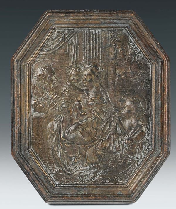 Placca ottagonale in bronzo fuso e cesellato raffigurante Sacra Famiglia e San Giovannino,  arte italiana (probabilmente Roma) del XVII secolo