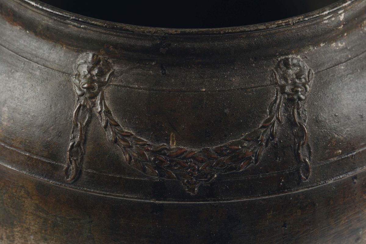 Vaso Globulare Biansato in Bronzo Fuso, Tornito e Cesellato, Rinascimento Italiano XV-XVI Secolo