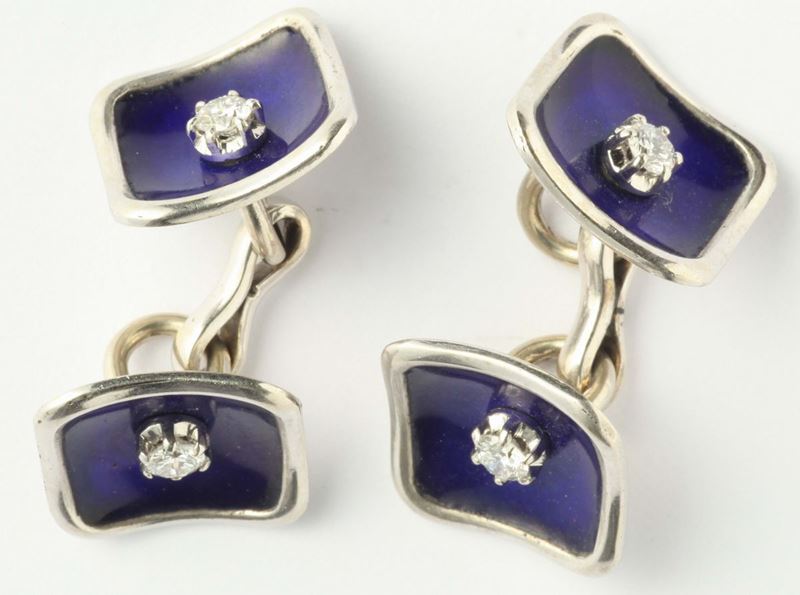 A enamel, diamond and platinum cufflinks  - Auction Fine Jewels - I - Cambi Casa d'Aste