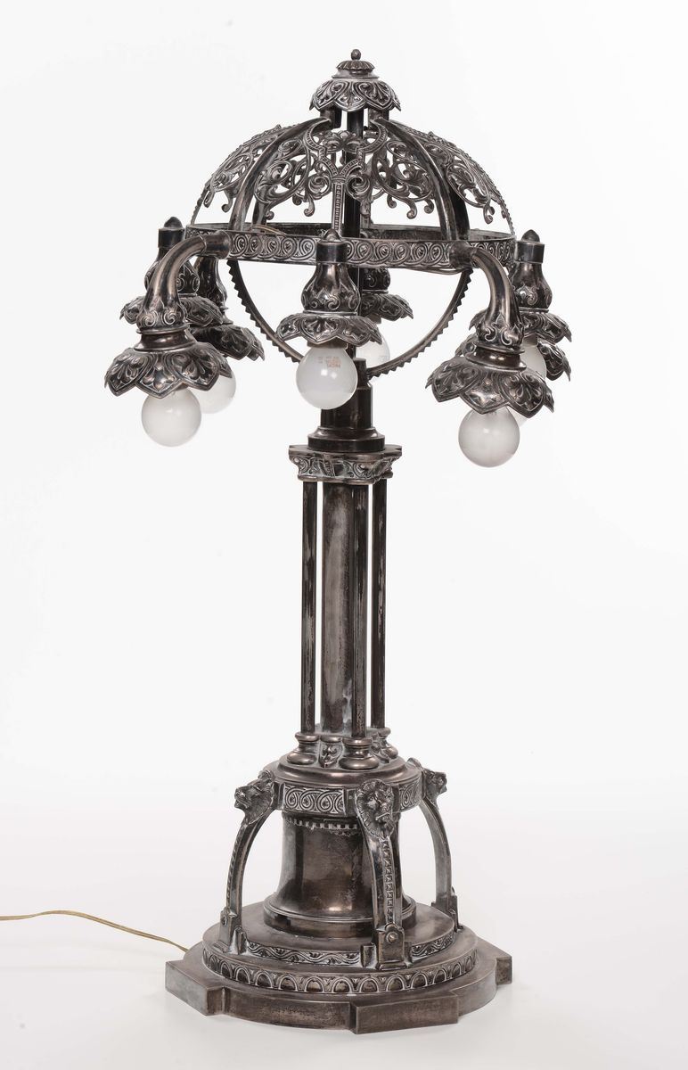 Lampada Liberty a sei luci in metallo argentato  - Asta Antiquariato, Affidamenti da raffinate dimore private - Cambi Casa d'Aste