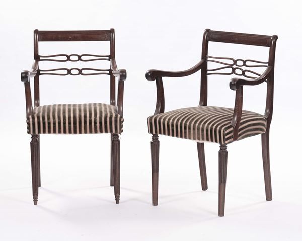 Coppia di poltroncine in mogano