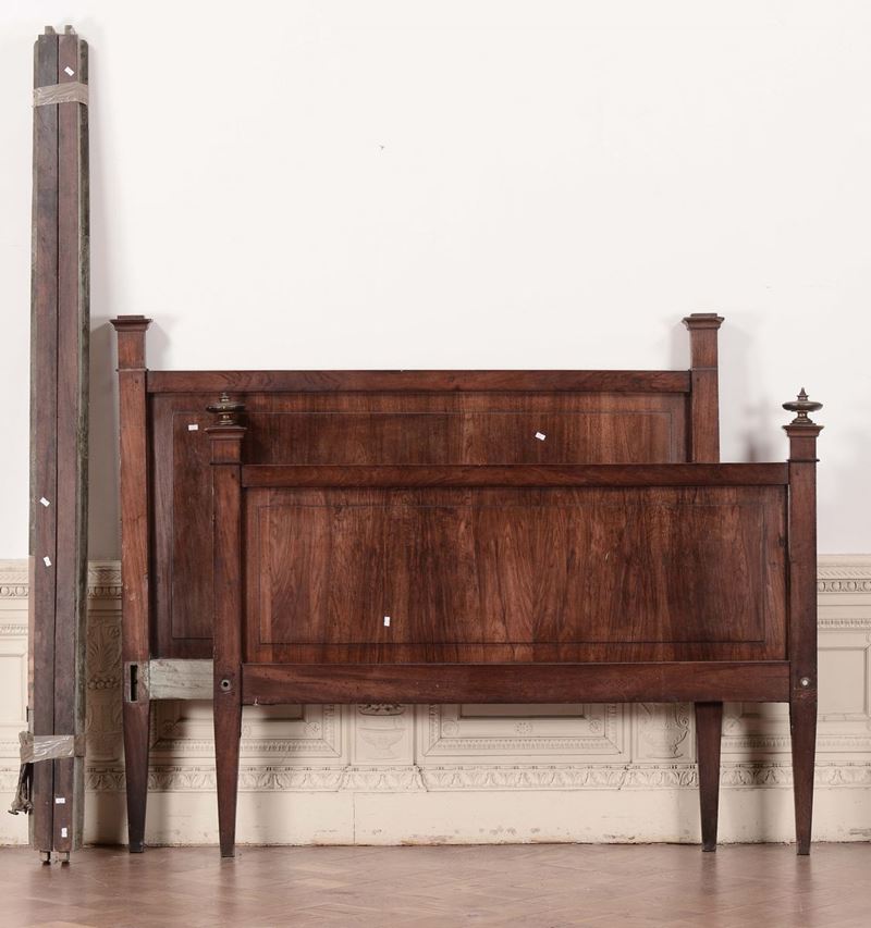 Letto stile Luigi XVI lastronato, XIX secolo  - Auction Furnishings from the mansions of the Ercole Marelli heirs and other property - Cambi Casa d'Aste