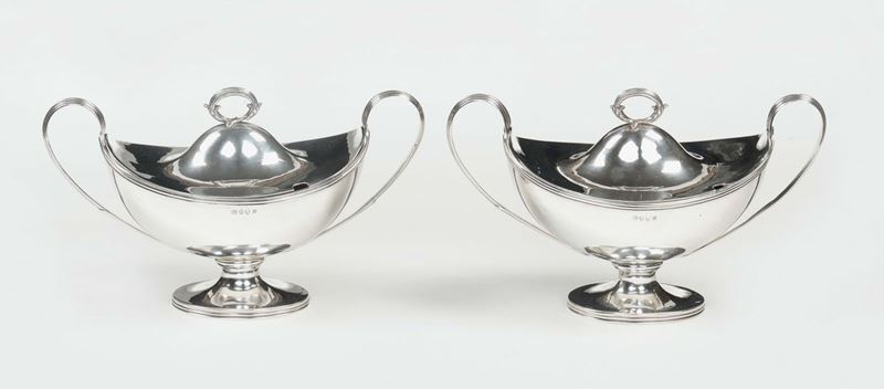 Coppia di salsiere inglesi in argento, bolli Londra 1830  - Asta Argenti e una Collezione di Filigrane - II - Cambi Casa d'Aste