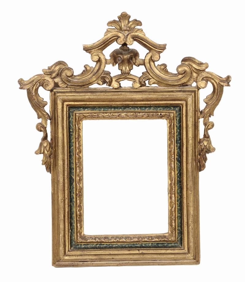 Piccola cornice con cimasa intagliata, Emilia XVIII secolo  - Asta Cornici Antiche - Cambi Casa d'Aste