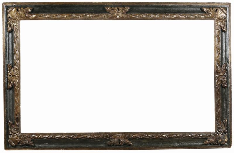 Cornice in legno intagliato, dipinto con decorazioni a rilievo e argento a mecca, Veneto XVIII secolo  - Auction Antique Frames - Cambi Casa d'Aste