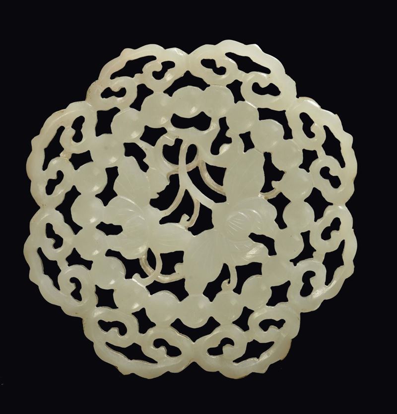 Placca traforata in giada bianca, Cina, Dinastia Qing, XIX secolo  - Asta Fine Chinese Works of Art - II - Cambi Casa d'Aste
