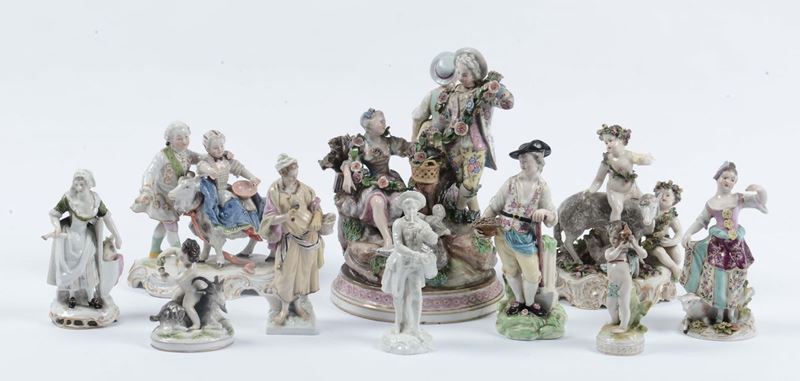 Insieme di statuine in porcellana policroma  - Asta Antiquariato, Affidamenti da raffinate dimore private - Cambi Casa d'Aste