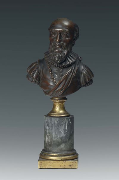 Busto di Gentiluomo in Bronzo Fuso e Cesellato, Base in Marmo, Italia o Francia, XIX Secolo