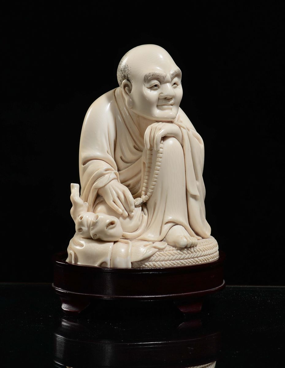 Figura di Saggio Seduto in Avorio, Cina, Inizio XX Secolo