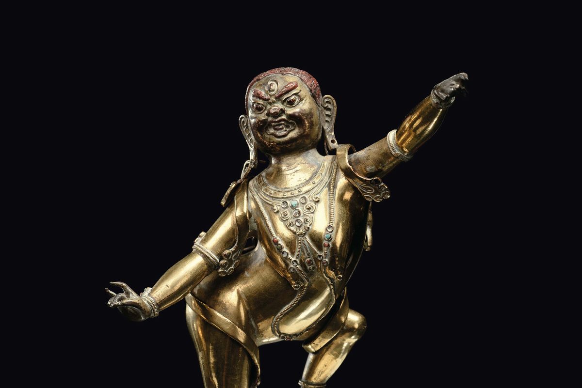 Importante Scultura di Outer Yama in Rame Dorato Repussè, Cina, Dinastia Qing, Epoca Qianlong (17...