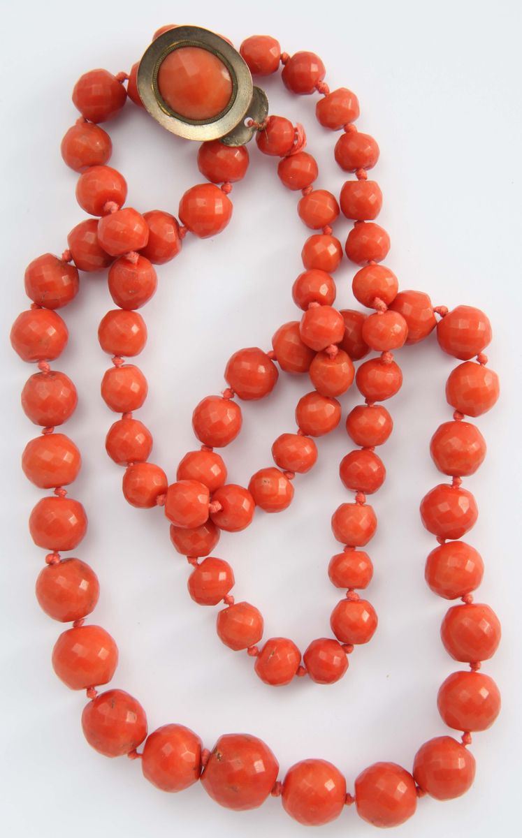 A coral necklace  - Auction Fine Jewels - I - Cambi Casa d'Aste
