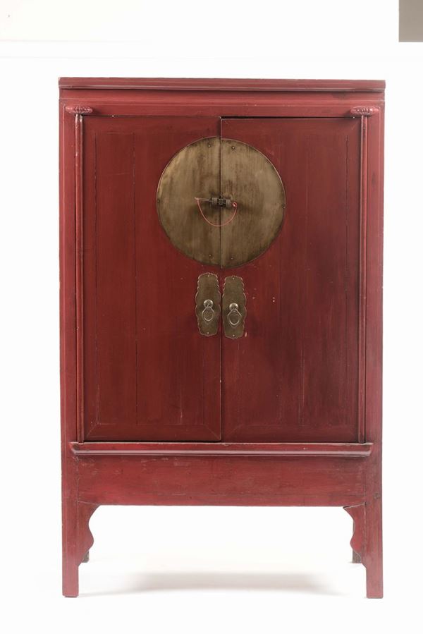 Piccolo armadio laccato rosso, Cina XIX secolo