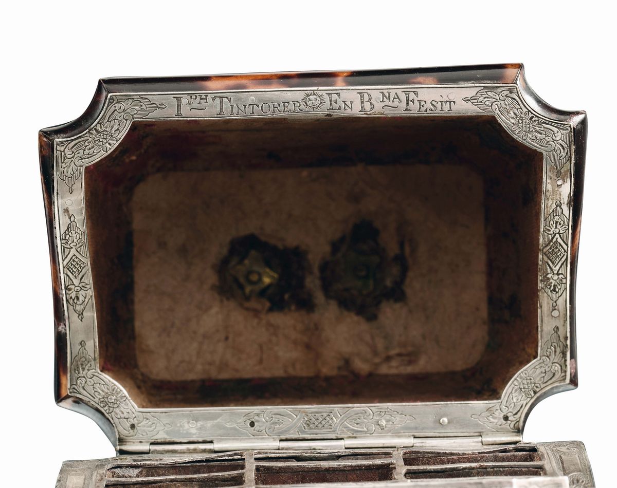 Cofanetto Porta Rasoi in Tartaruga Bionda con Finimenti in Argento, Spagna (barcellona?) XVIII Se...
