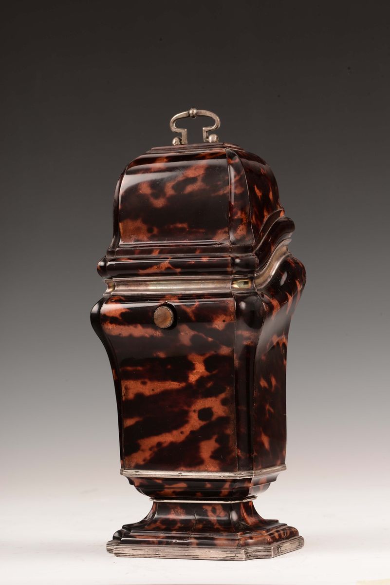 Cofanetto Porta Rasoi in Tartaruga Bionda con Finimenti in Argento, Spagna (barcellona?) XVIII Se...