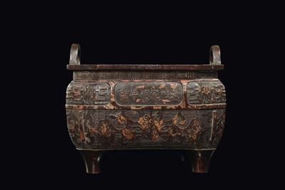 Incensiere in Bronzo Squadrato con Pennellate D'oro, Marchio Apocrifo Xuande, Cina, Dinastia Qing...