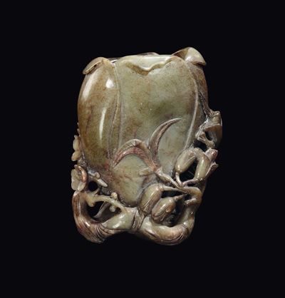 Portapennelli in Giada Celadon e Russet Raffigurante Zucca, Cina, Dinastia Qing, XIX Secolo