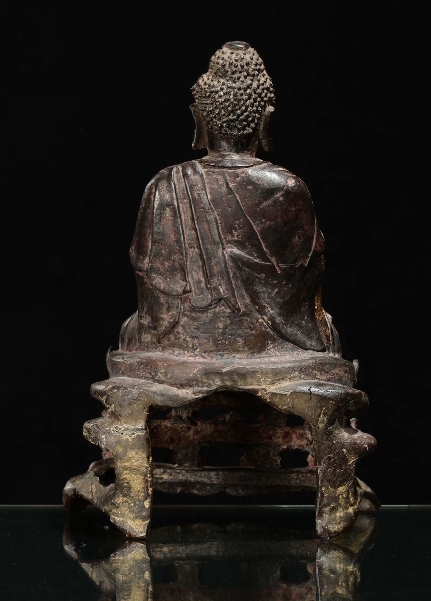 Sakyamuni in Bronzo Dorato Seduto su Fiore di Loto, Cina, Dinastia Ming, XVII Secolo