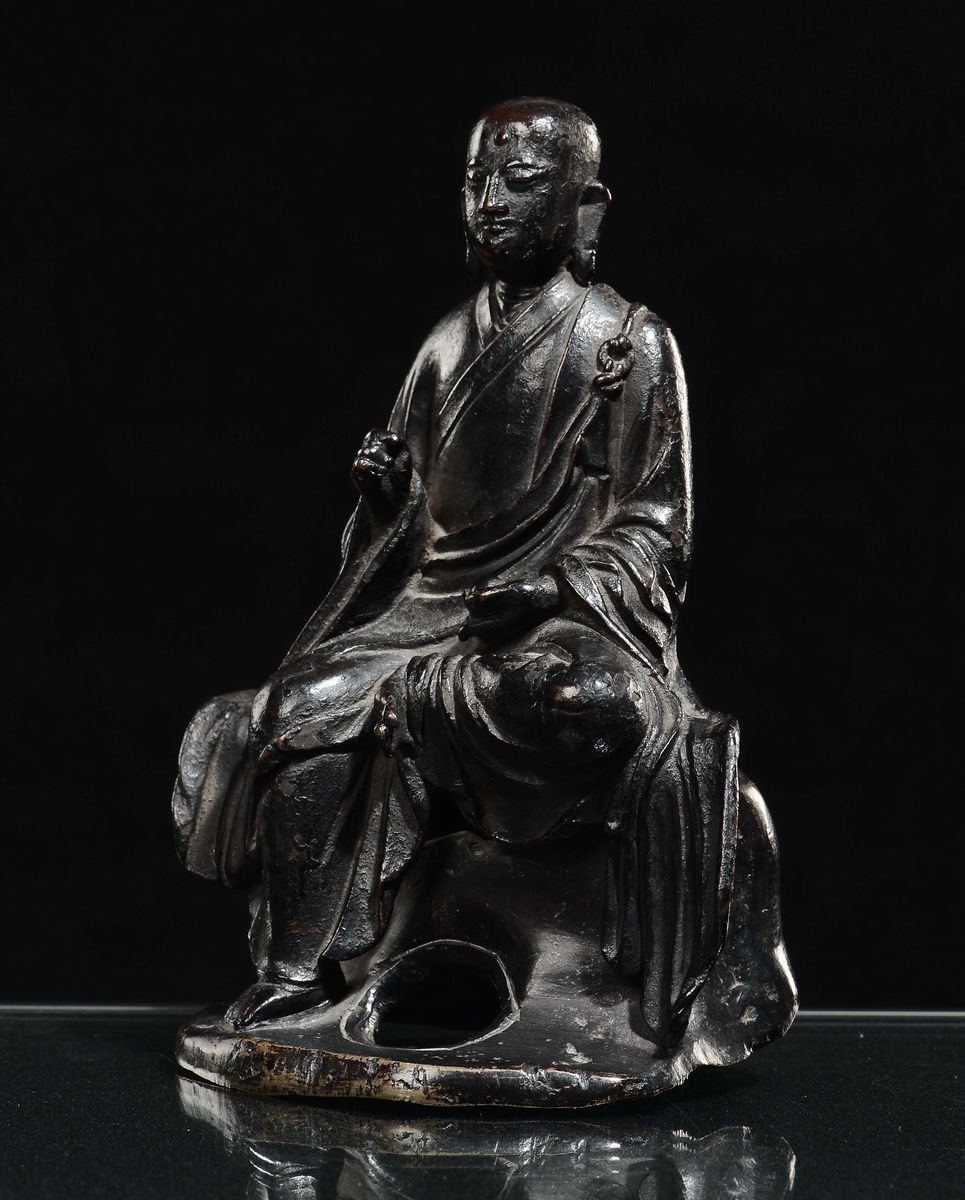Figura di Lama Seduto su di una Roccia in Bronzo, Cina, Dinastia Ming, Fine XVII Secolo