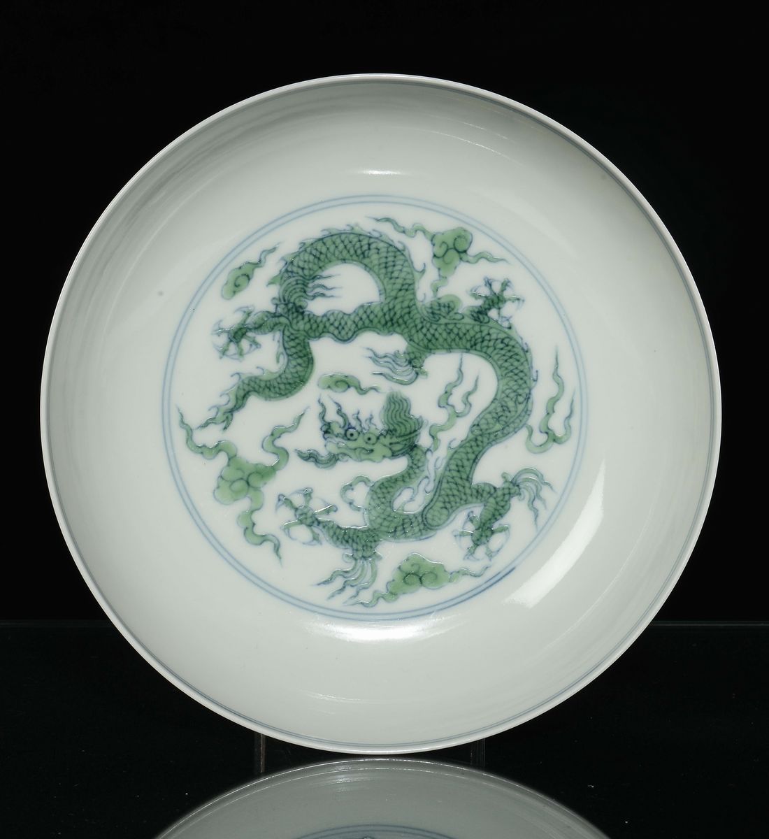 Coppia di Ciotole in Porcellana con Raffigurazioni di Dragoni Verdi, Cina, Dinastia Qing, Epoca K...