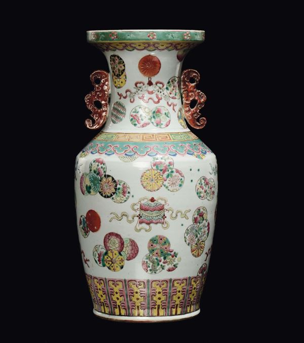 A Famille Rose vase with red double handle, China, Qing Dynasty, 19th century