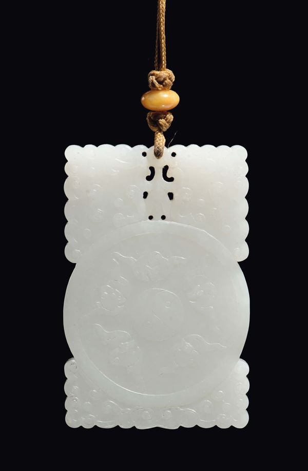 Placchetta squadrata in giada bianca incisa, Cina, XX secolo