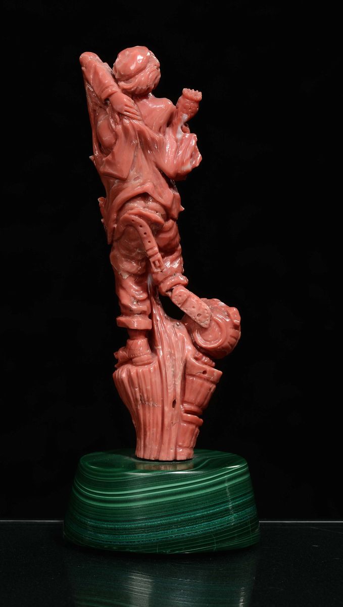 Giovane con Botte in Corallo su Base di Malachite, Cina, Dinastia Qing, Inizio XX Secolo