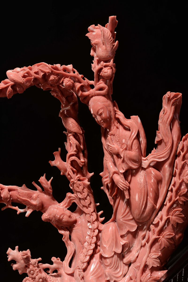Grande Gruppo in Corallo con Tre Guanyin Scolpite, Cina, Dinastia Qing, Fine XIX Secolo