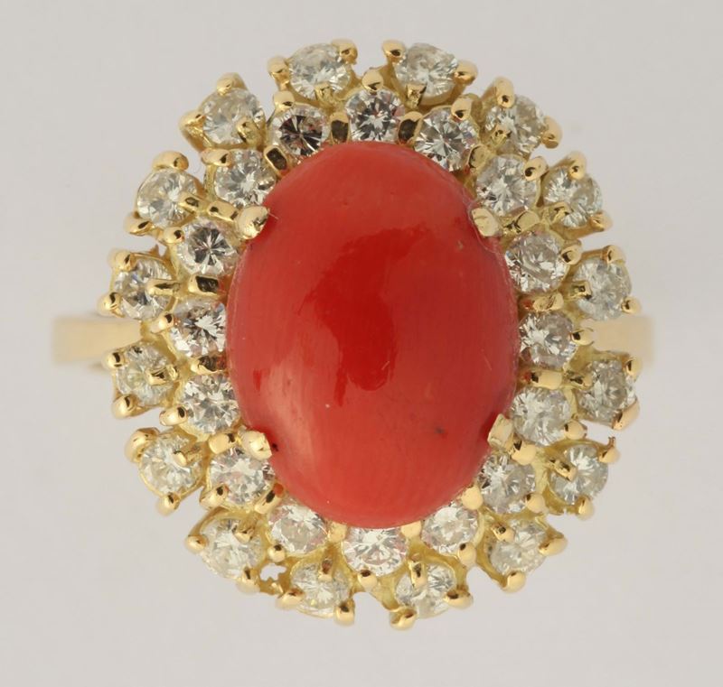 A coral and diamond cluster ring  - Auction Fine Jewels - I - Cambi Casa d'Aste