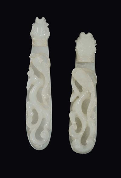 Coppia di Fibbie in Giada Bianca a Guisa di Draghetto, Cina, Dinastia Qing, Epoca Qianlong (1736-...